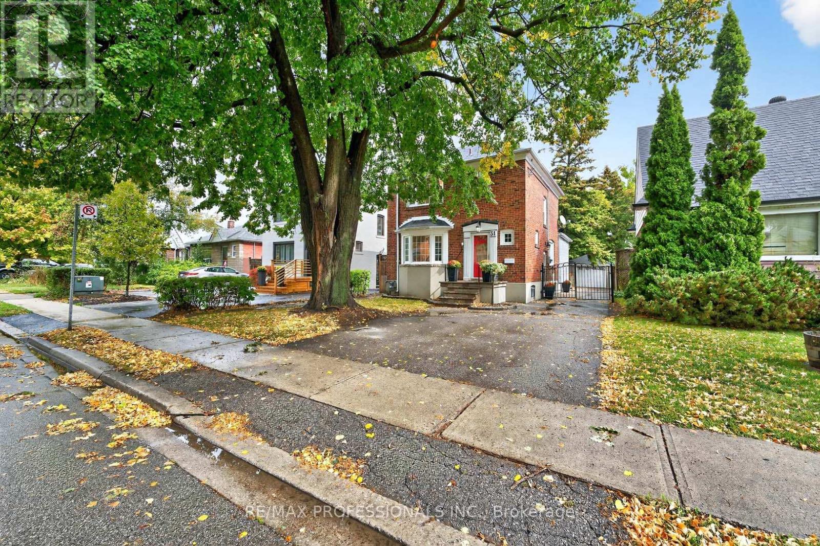 31 Nineteenth Street, Toronto, Ontario  M8V 3L4 - Photo 2 - W12427029