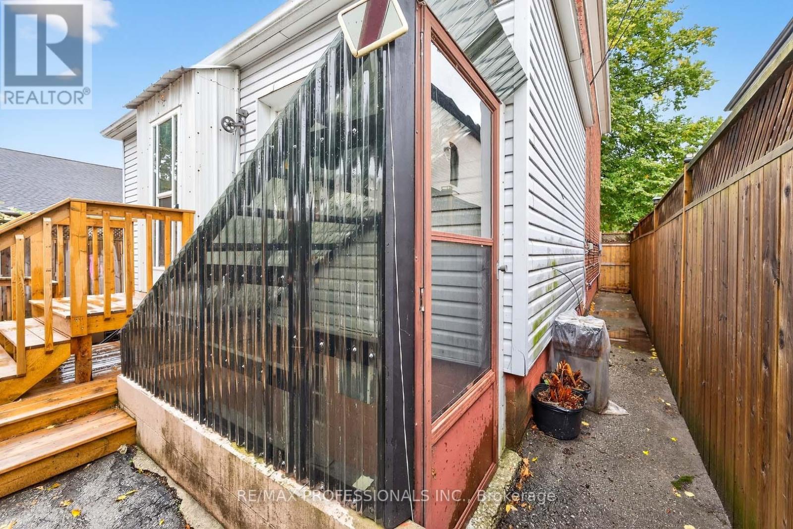 31 Nineteenth Street, Toronto, Ontario  M8V 3L4 - Photo 26 - W12427029