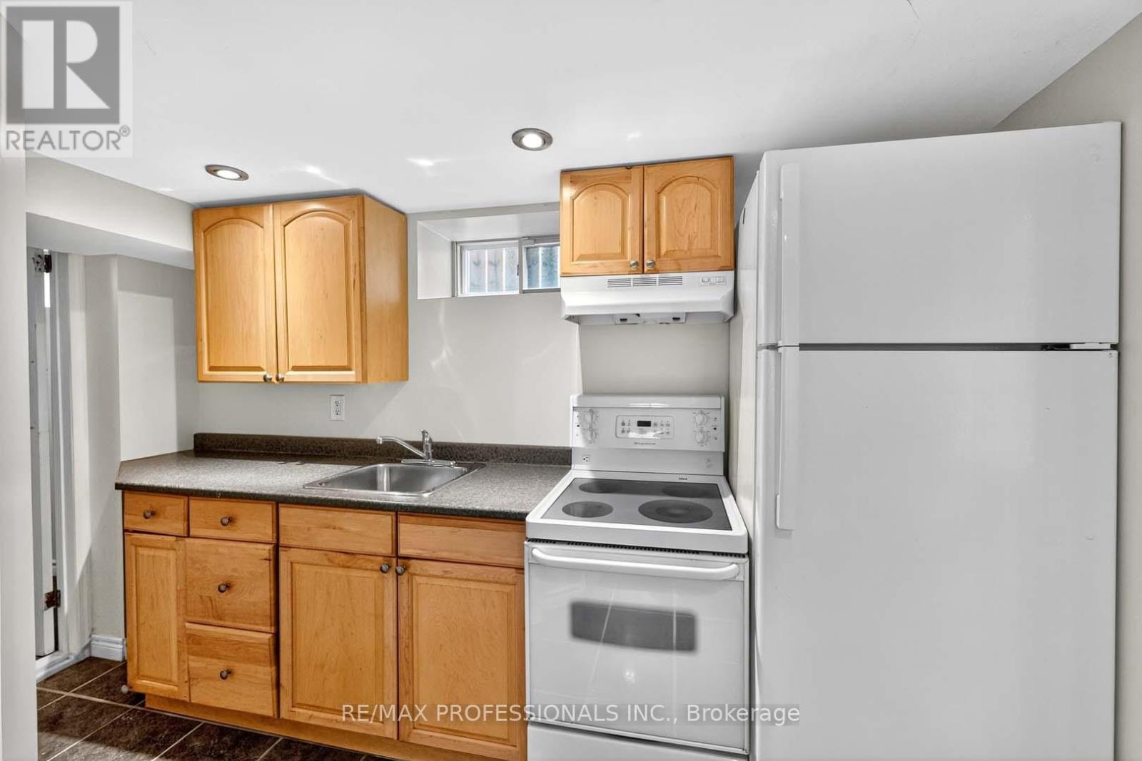 31 Nineteenth Street, Toronto, Ontario  M8V 3L4 - Photo 28 - W12427029