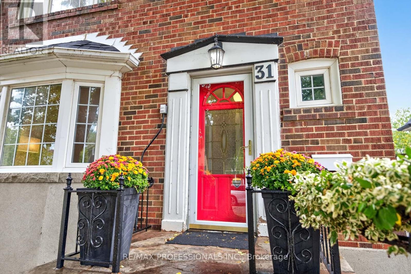 31 Nineteenth Street, Toronto, Ontario  M8V 3L4 - Photo 3 - W12427029