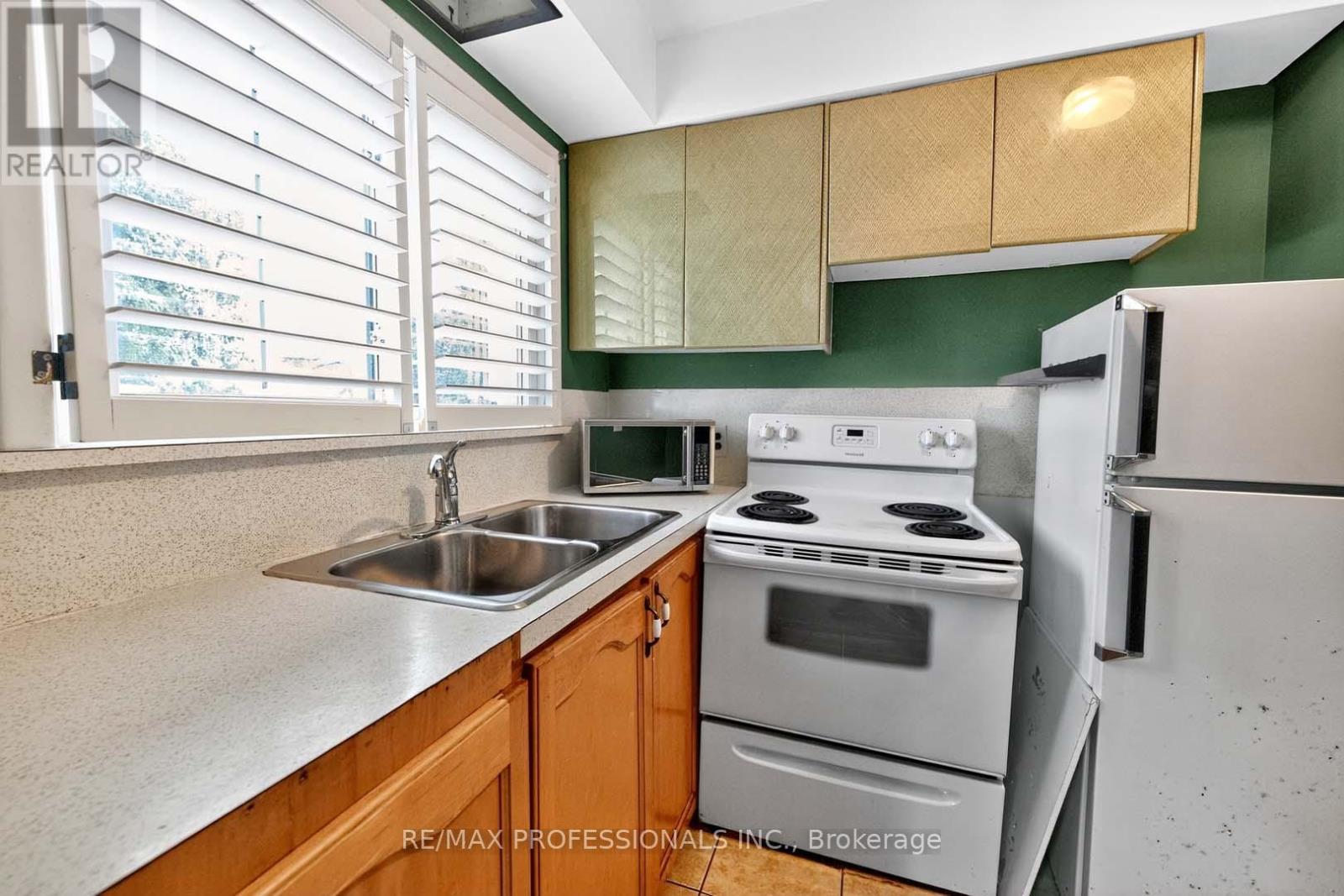 31 Nineteenth Street, Toronto, Ontario  M8V 3L4 - Photo 31 - W12427029