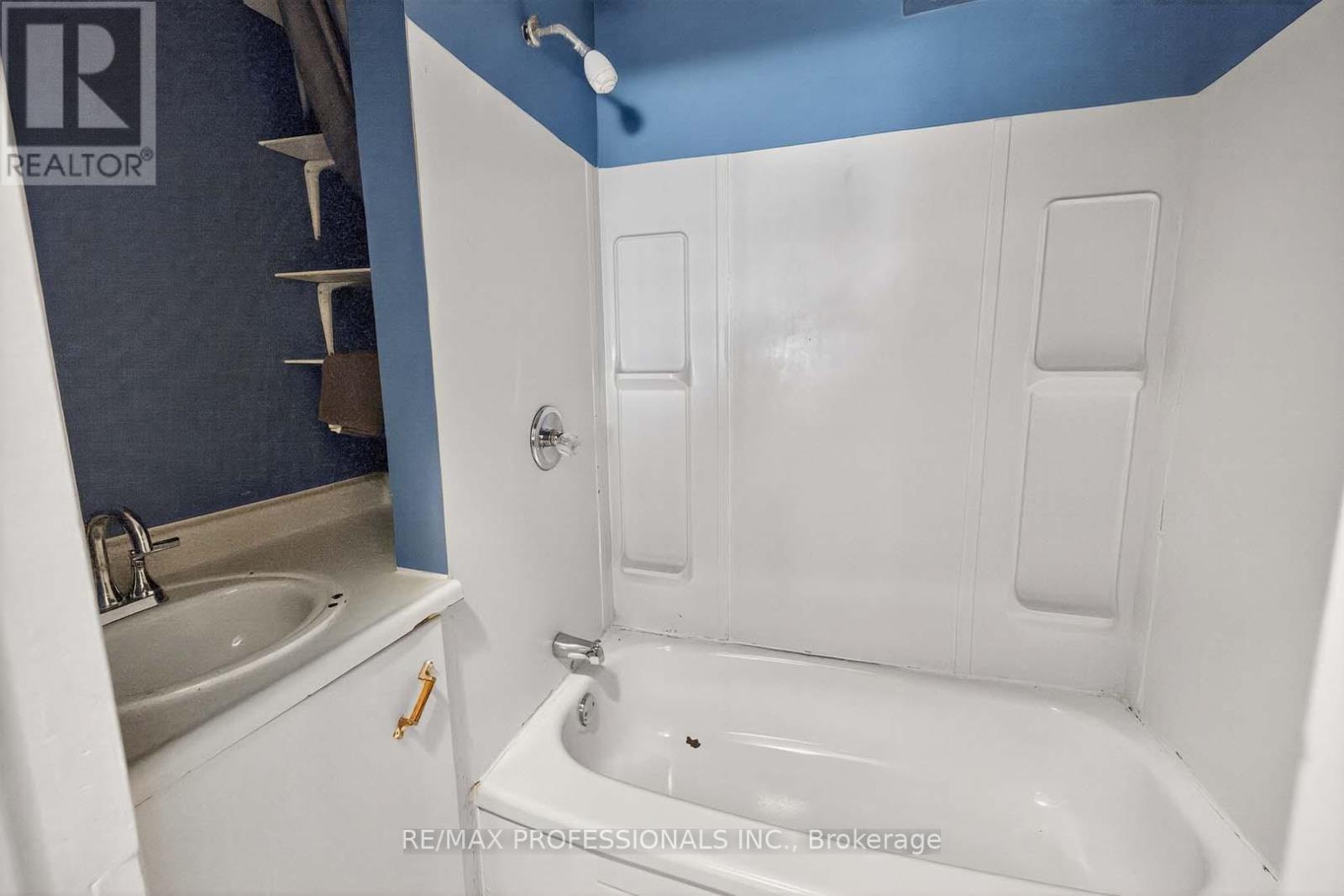 31 Nineteenth Street, Toronto, Ontario  M8V 3L4 - Photo 32 - W12427029