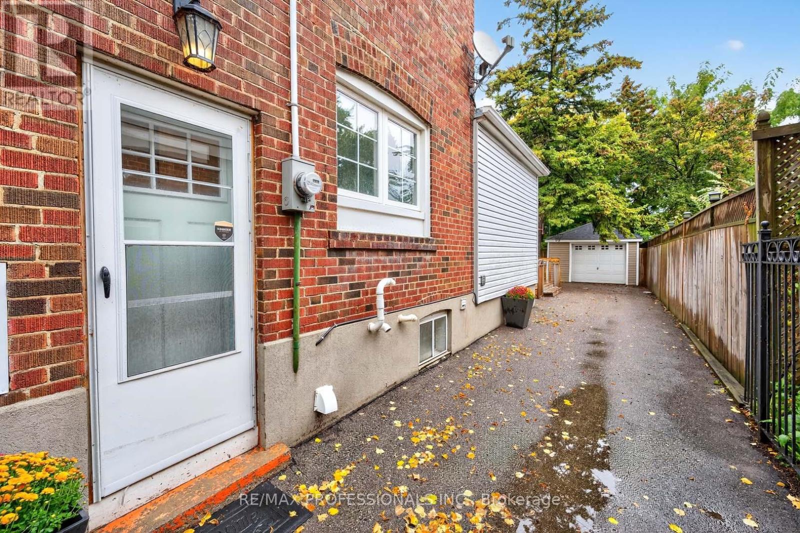 31 Nineteenth Street, Toronto, Ontario  M8V 3L4 - Photo 38 - W12427029