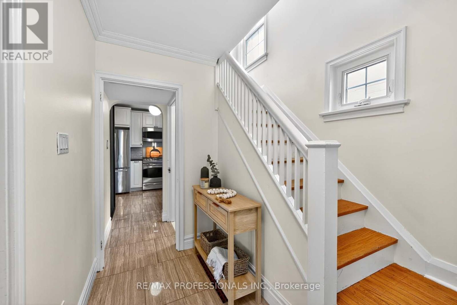 31 Nineteenth Street, Toronto, Ontario  M8V 3L4 - Photo 4 - W12427029
