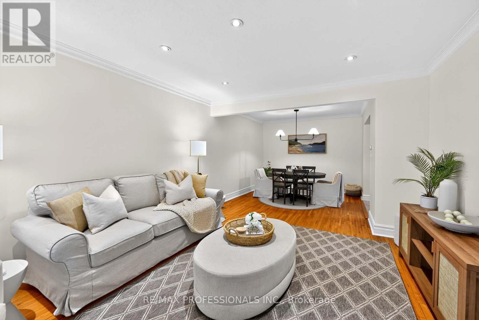 31 Nineteenth Street, Toronto, Ontario  M8V 3L4 - Photo 7 - W12427029
