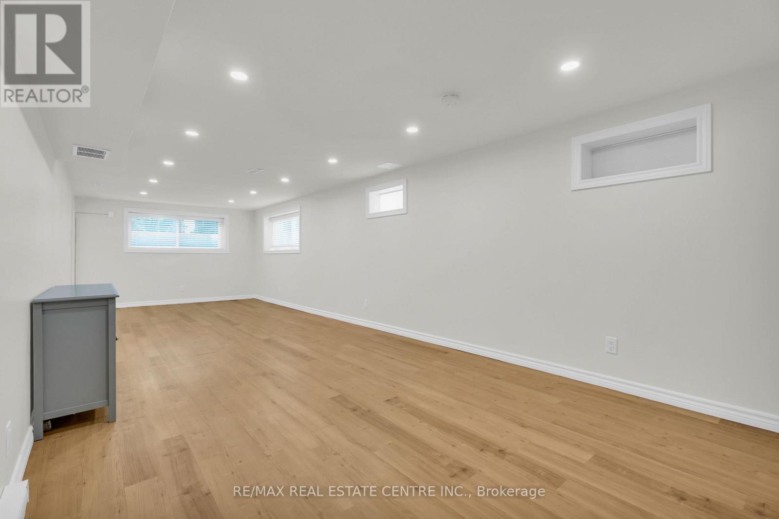 3 Stockman Crescent, Halton Hills, Ontario  L7G 1J5 - Photo 35 - W12427031