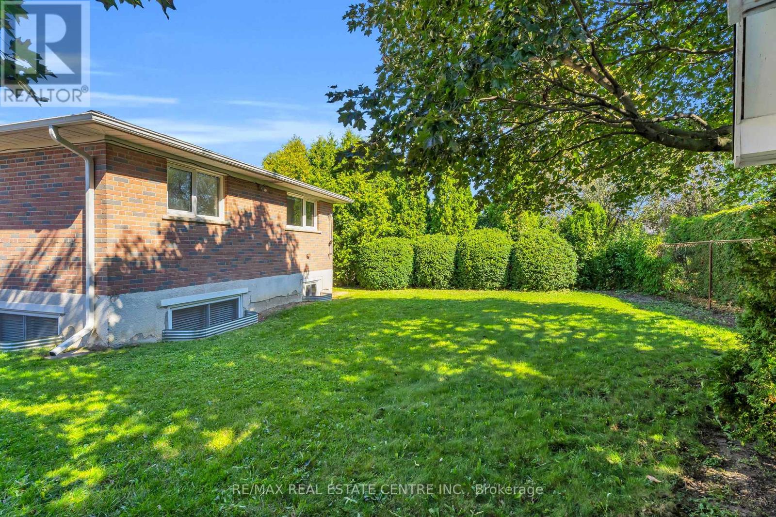 3 Stockman Crescent, Halton Hills, Ontario  L7G 1J5 - Photo 46 - W12427031