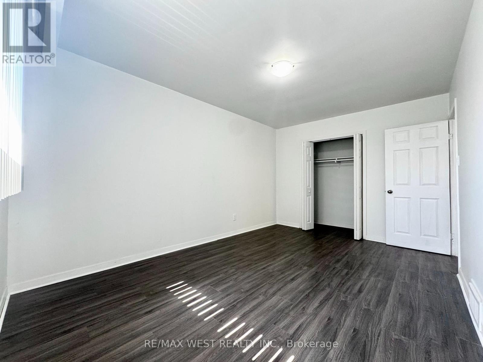 25 Bimini Crescent, Toronto, Ontario  M3N 1S1 - Photo 11 - W12427057