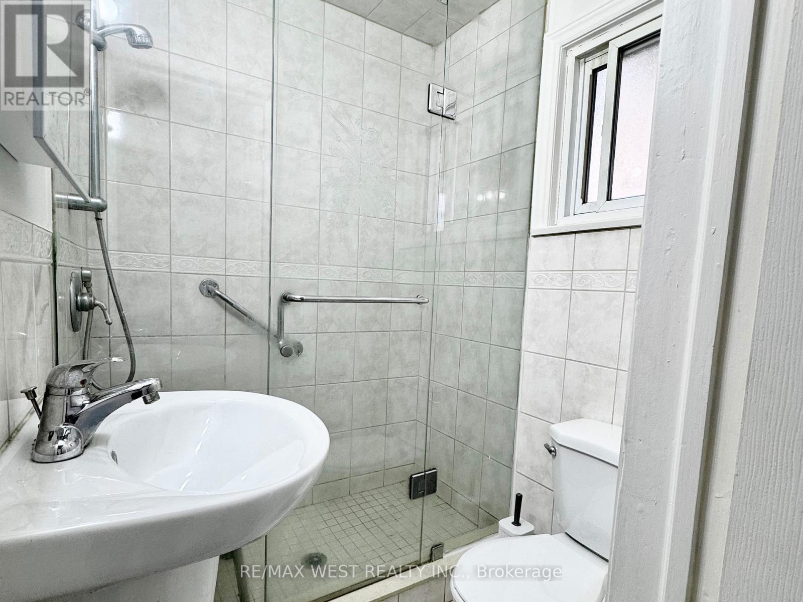 25 Bimini Crescent, Toronto, Ontario  M3N 1S1 - Photo 16 - W12427057