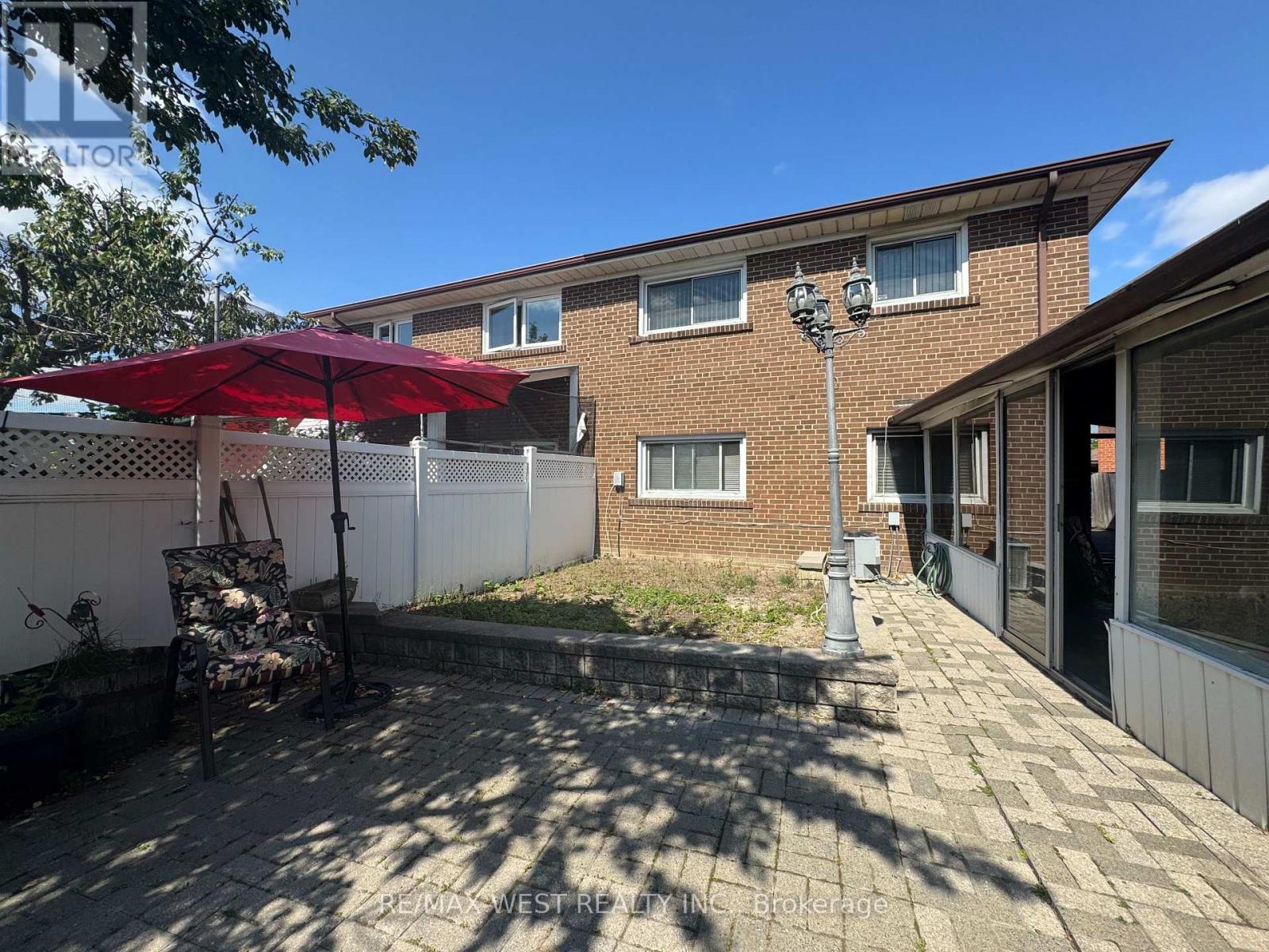 25 Bimini Crescent, Toronto, Ontario  M3N 1S1 - Photo 21 - W12427057