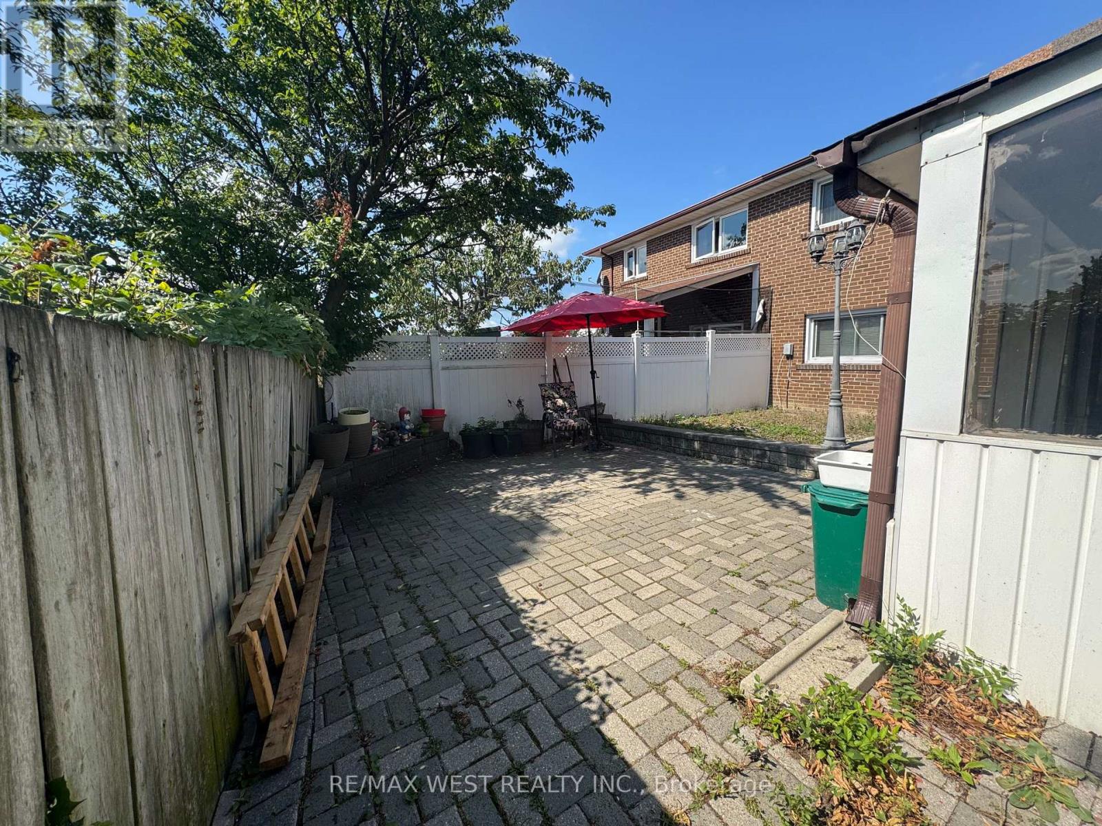 25 Bimini Crescent, Toronto, Ontario  M3N 1S1 - Photo 22 - W12427057