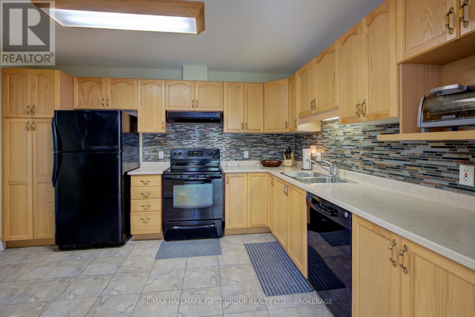 580 Heritage Court, Kingston, Ontario  K7M 9C9 - Photo 11 - X12427114