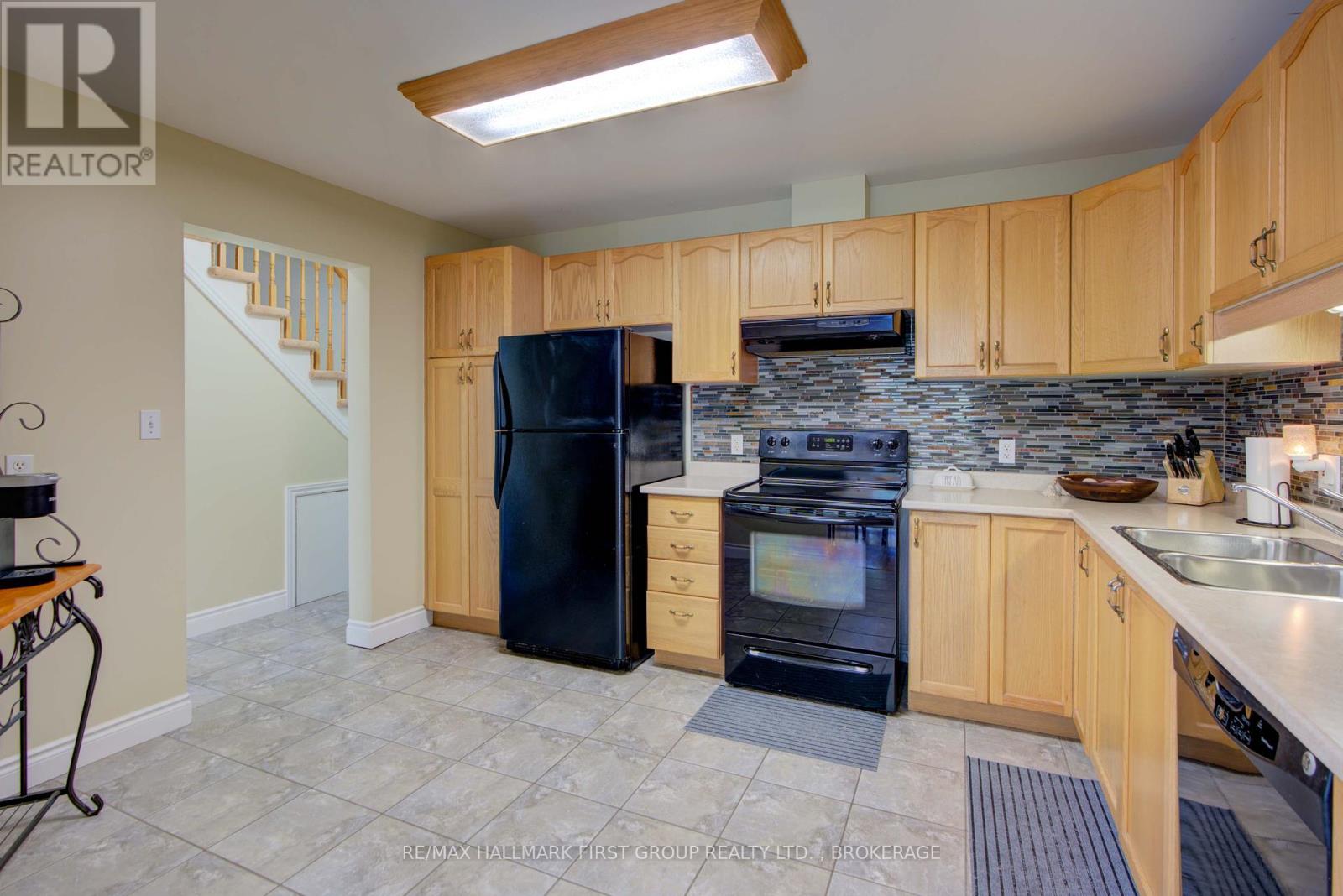 580 Heritage Court, Kingston, Ontario  K7M 9C9 - Photo 12 - X12427114