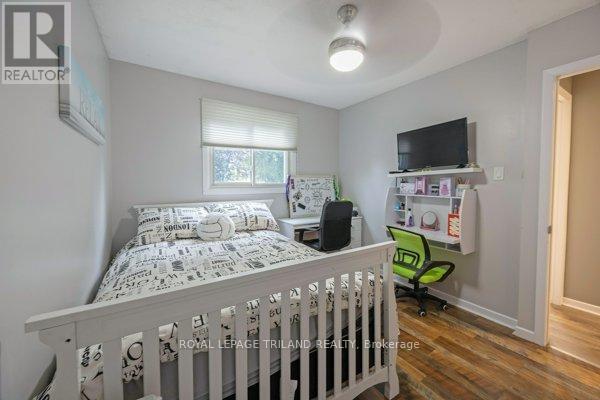 17 Winding Way Crescent, London North, Ontario  N6G 3E8 - Photo 20 - X12427074