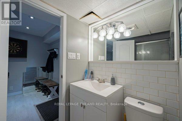 17 Winding Way Crescent, London North, Ontario  N6G 3E8 - Photo 30 - X12427074
