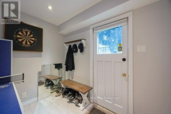 17 Winding Way Crescent, London North, Ontario  N6G 3E8 - Photo 33 - X12427074