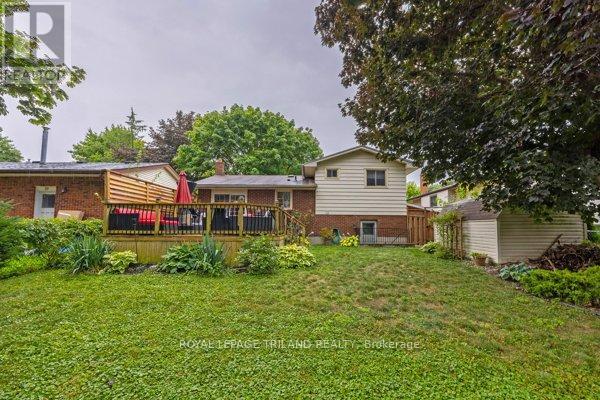 17 Winding Way Crescent, London North, Ontario  N6G 3E8 - Photo 38 - X12427074