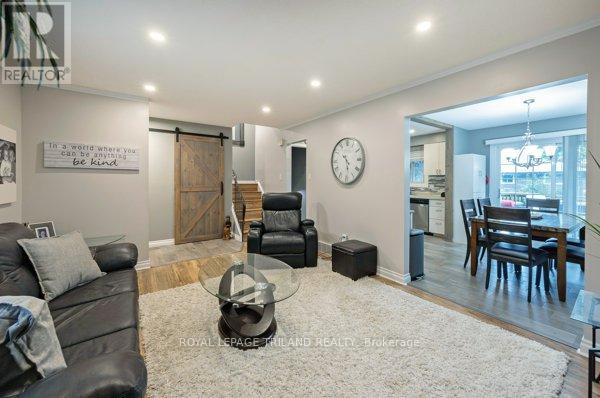 17 Winding Way Crescent, London North, Ontario  N6G 3E8 - Photo 8 - X12427074