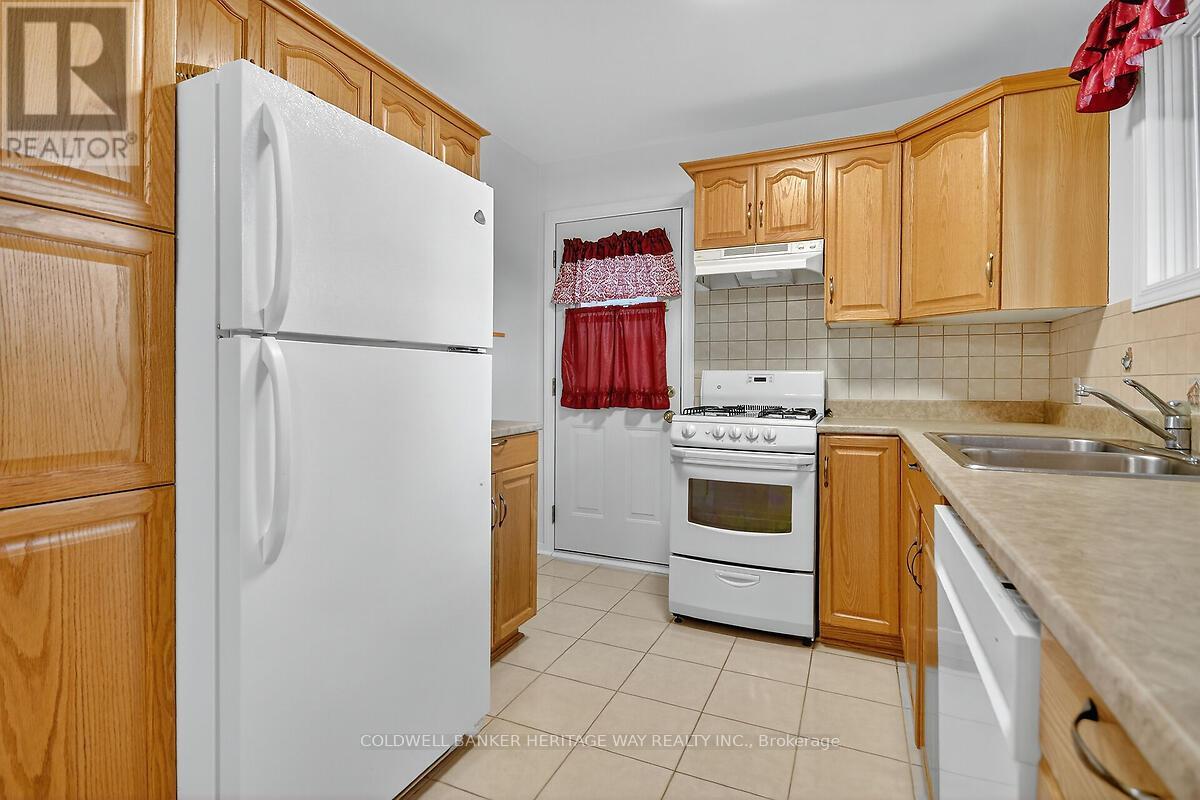 268 Ottawa Street, Mississippi Mills, Ontario  K0A 1A0 - Photo 15 - X12427076
