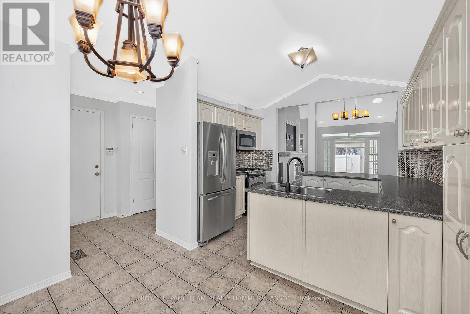 43 Settler's Ridge Way, Ottawa, Ontario  K2J 4V2 - Photo 2 - X12427131