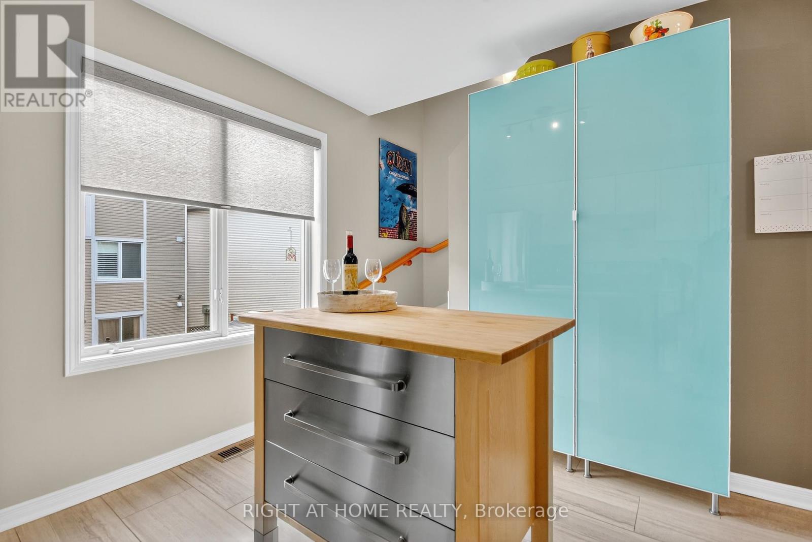 24 Manhattan Crescent, Ottawa, Ontario  K2C 4B4 - Photo 13 - X12427136