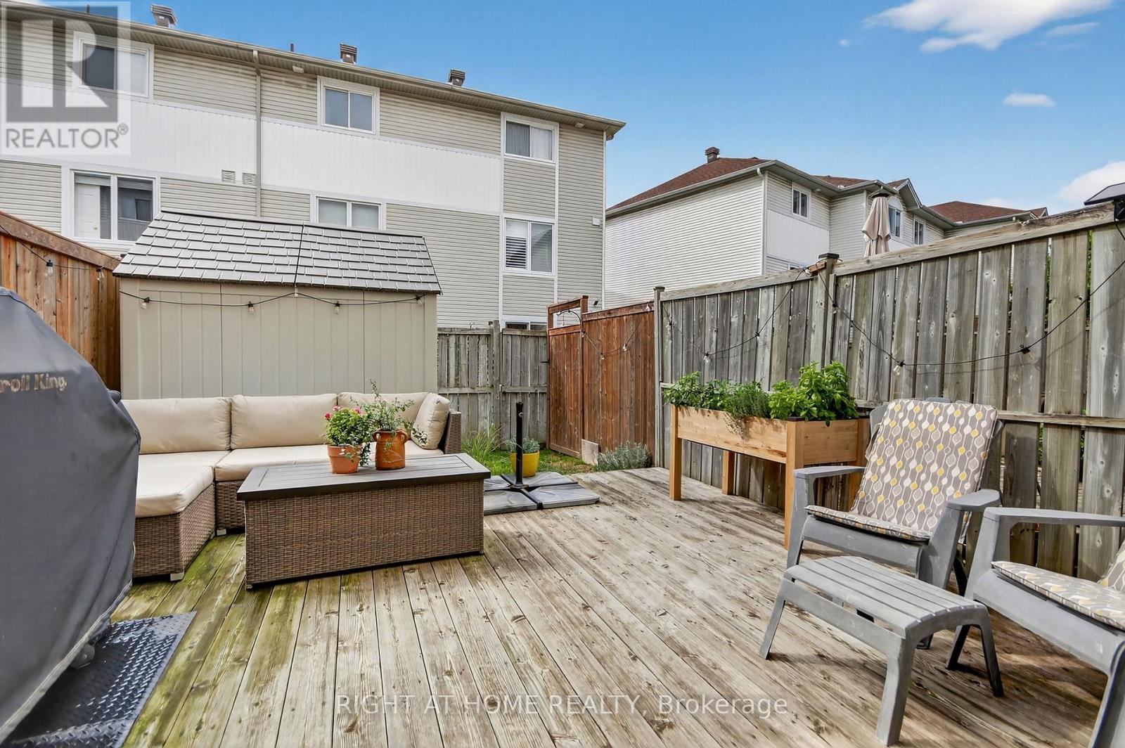 24 Manhattan Crescent, Ottawa, Ontario  K2C 4B4 - Photo 32 - X12427136