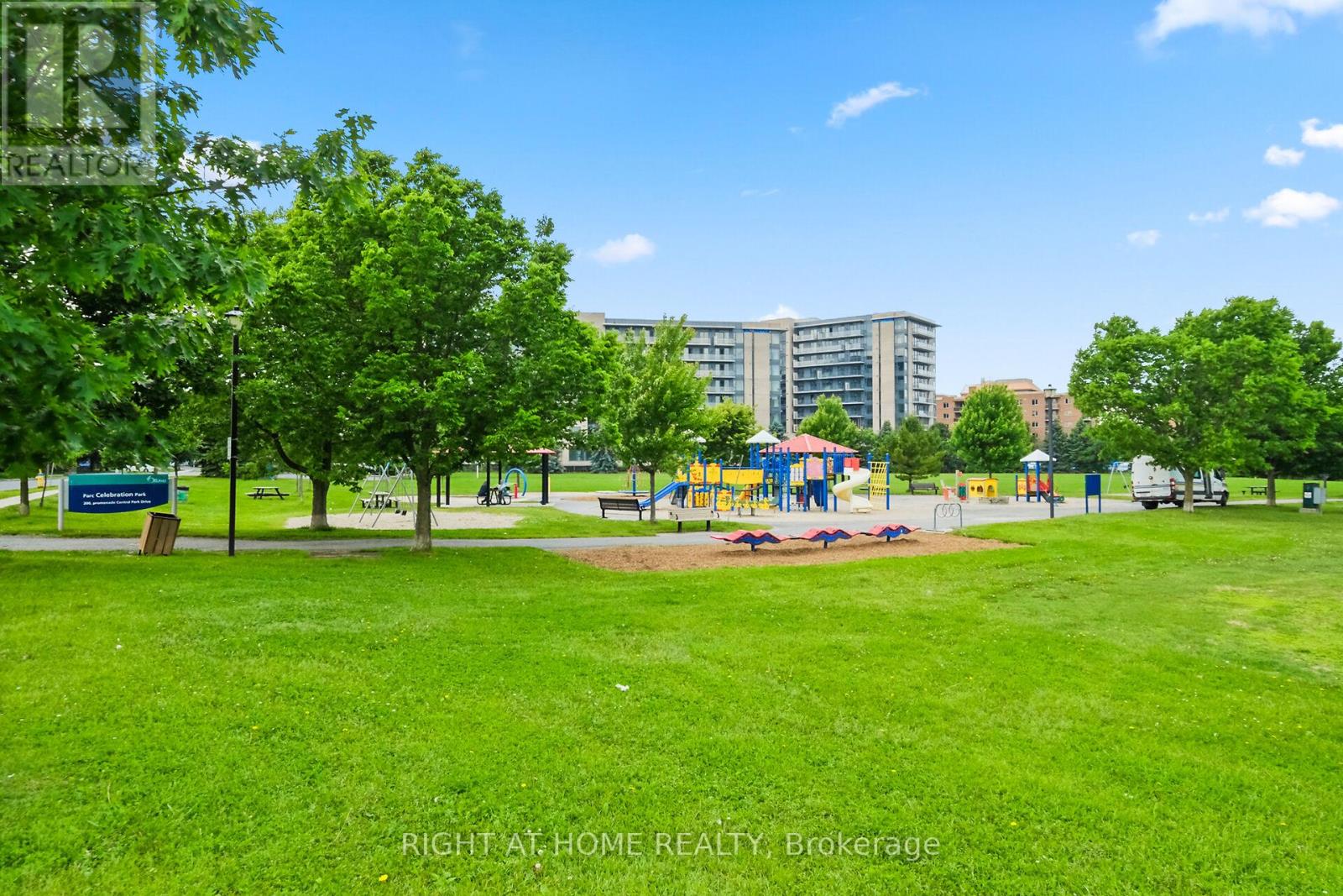 24 Manhattan Crescent, Ottawa, Ontario  K2C 4B4 - Photo 36 - X12427136