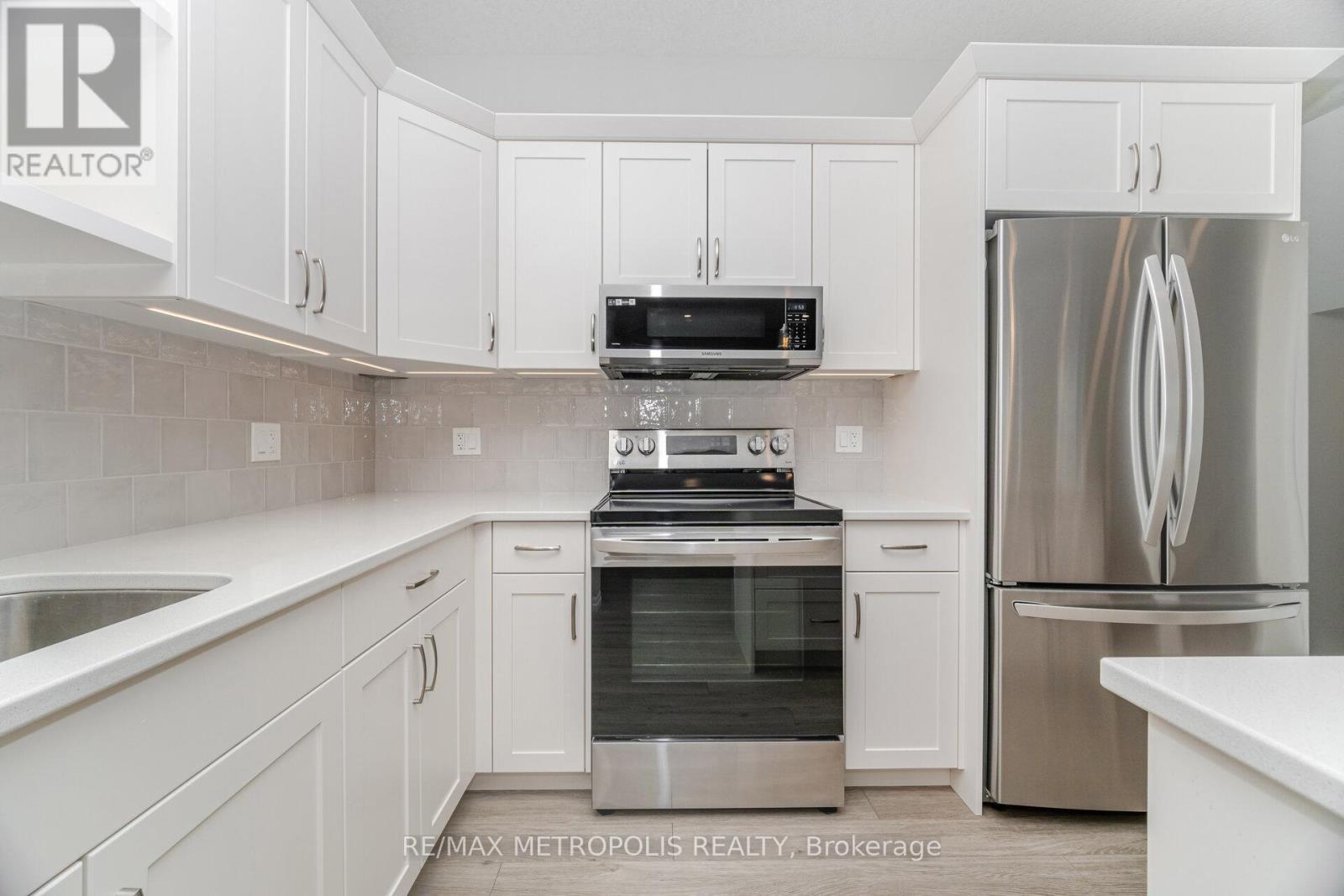 28 Keba Crescent, Tillsonburg, Ontario  N4G 0K7 - Photo 10 - X12426938