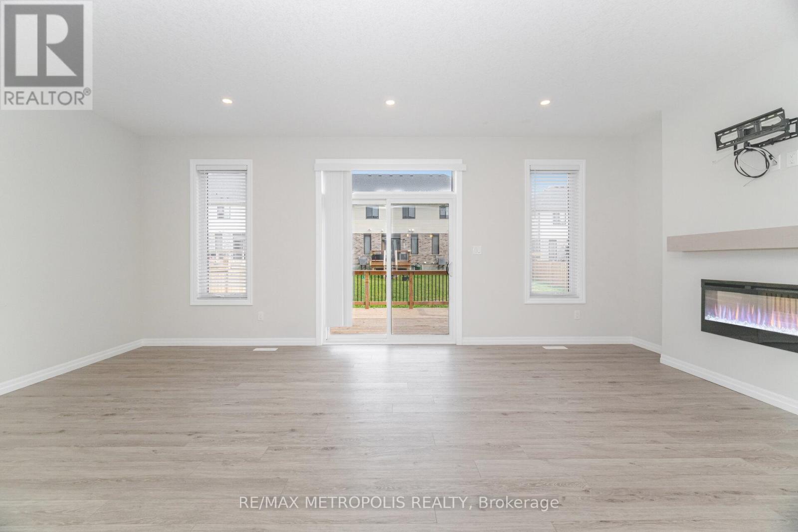 28 Keba Crescent, Tillsonburg, Ontario  N4G 0K7 - Photo 19 - X12426938