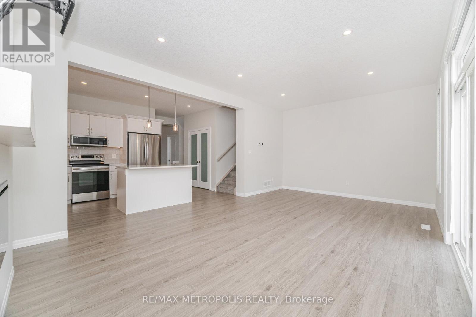 28 Keba Crescent, Tillsonburg, Ontario  N4G 0K7 - Photo 20 - X12426938