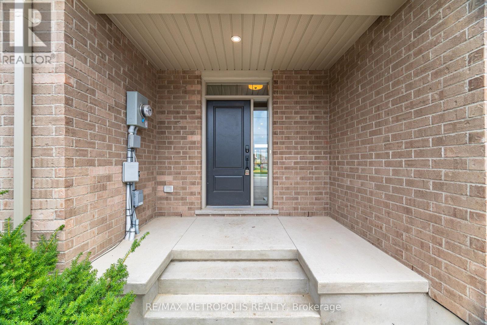28 Keba Crescent, Tillsonburg, Ontario  N4G 0K7 - Photo 3 - X12426938