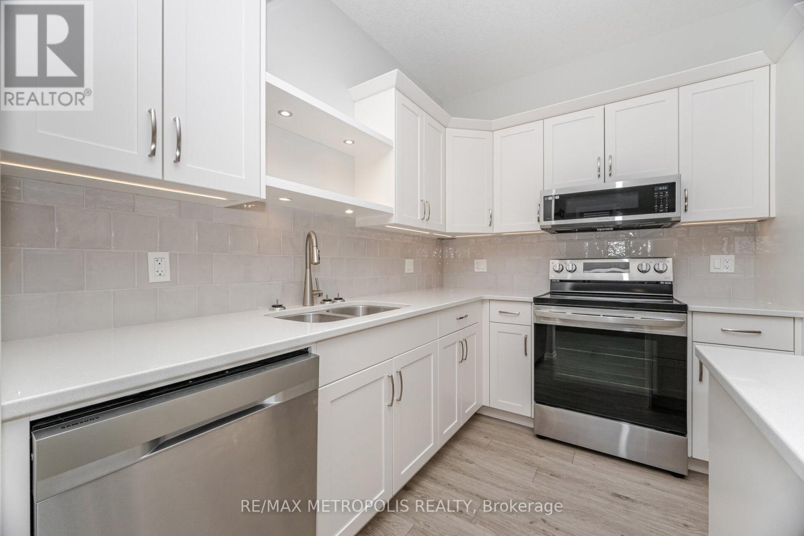 28 Keba Crescent, Tillsonburg, Ontario  N4G 0K7 - Photo 8 - X12426938