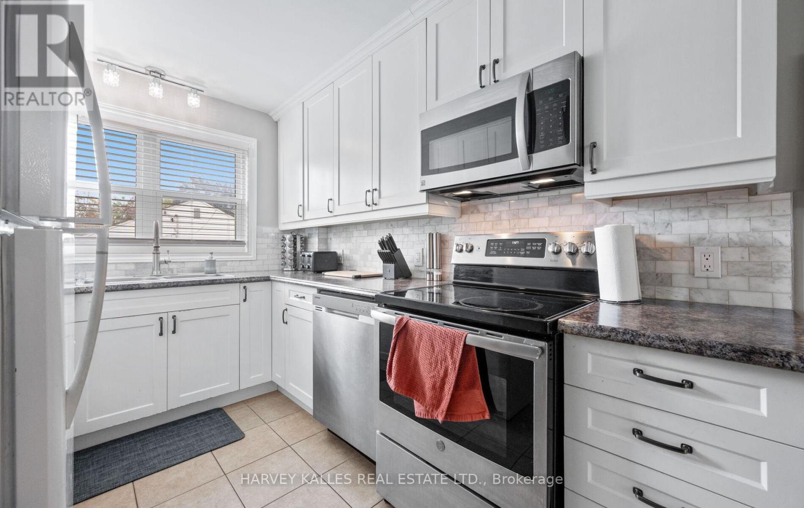 112 Dumble Avenue, Peterborough, Ontario  K9H 5A8 - Photo 11 - X12426948