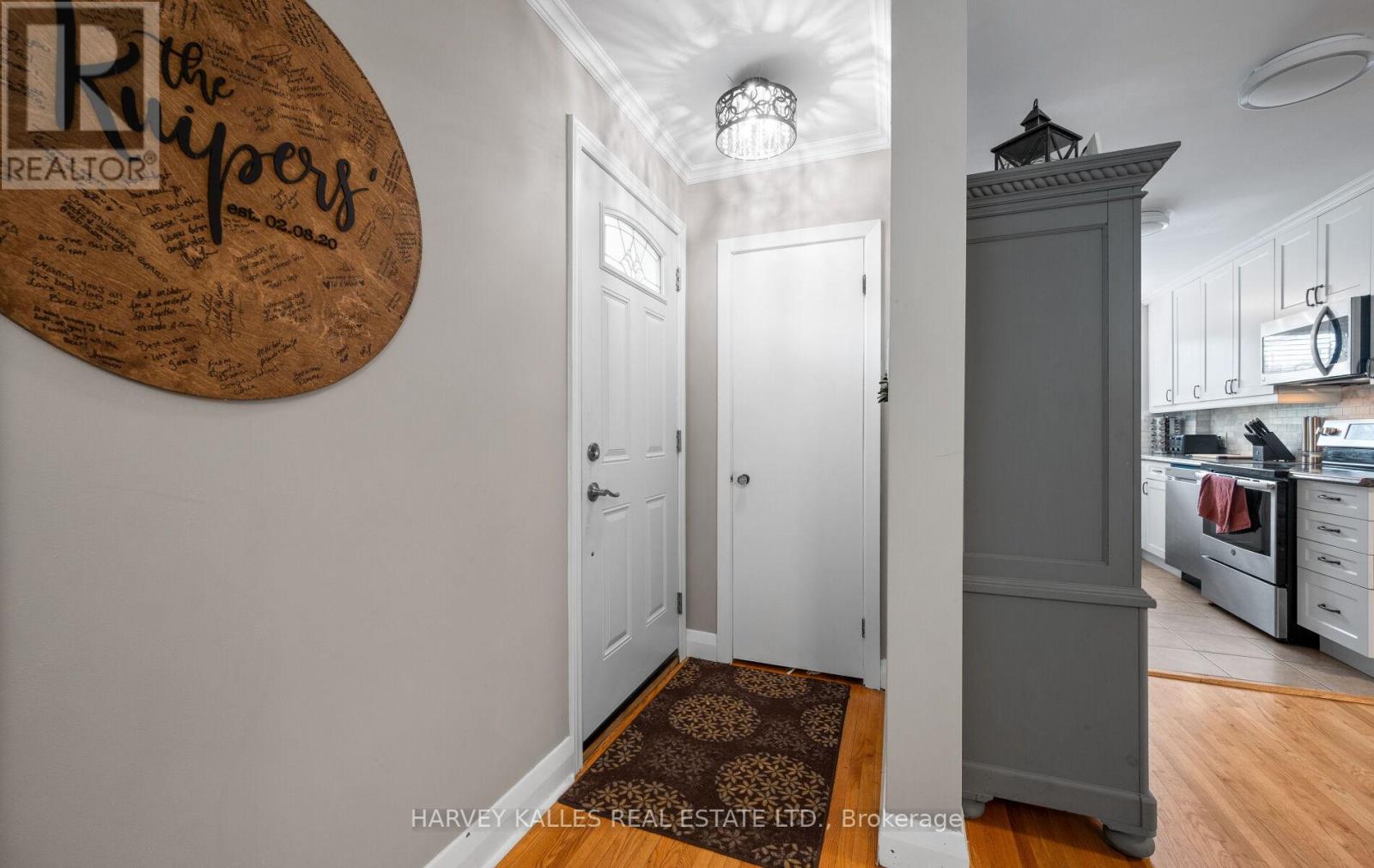112 Dumble Avenue, Peterborough, Ontario  K9H 5A8 - Photo 5 - X12426948