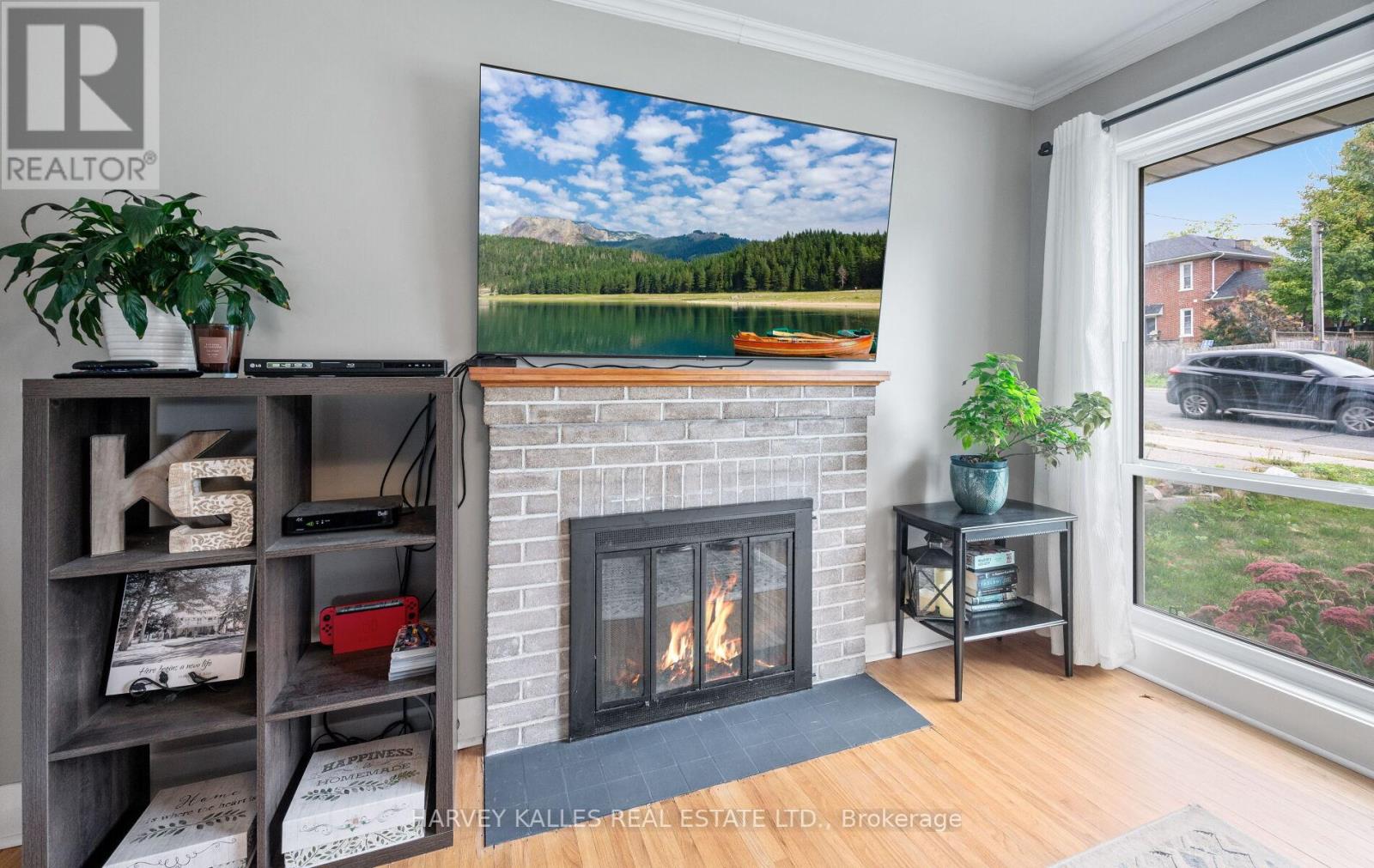 112 Dumble Avenue, Peterborough, Ontario  K9H 5A8 - Photo 8 - X12426948