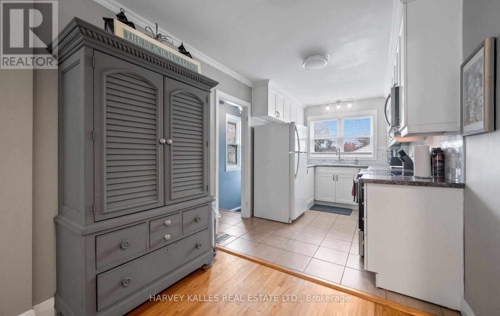 112 Dumble Avenue, Peterborough, Ontario  K9H 5A8 - Photo 9 - X12426948