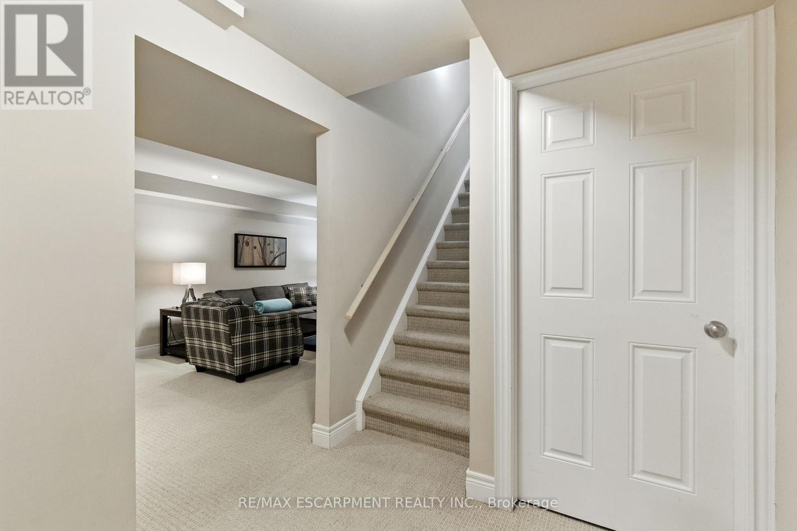 4 Burgundy Grove, Hamilton, Ontario  L8K 0E7 - Photo 29 - X12427004