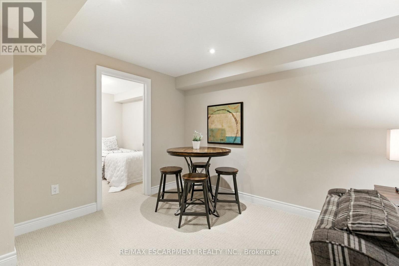 4 Burgundy Grove, Hamilton, Ontario  L8K 0E7 - Photo 34 - X12427004