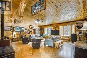 280 Conc 6 West Road W, Tiny, Ontario  L0L 2J0 - Photo 6 - S12427061