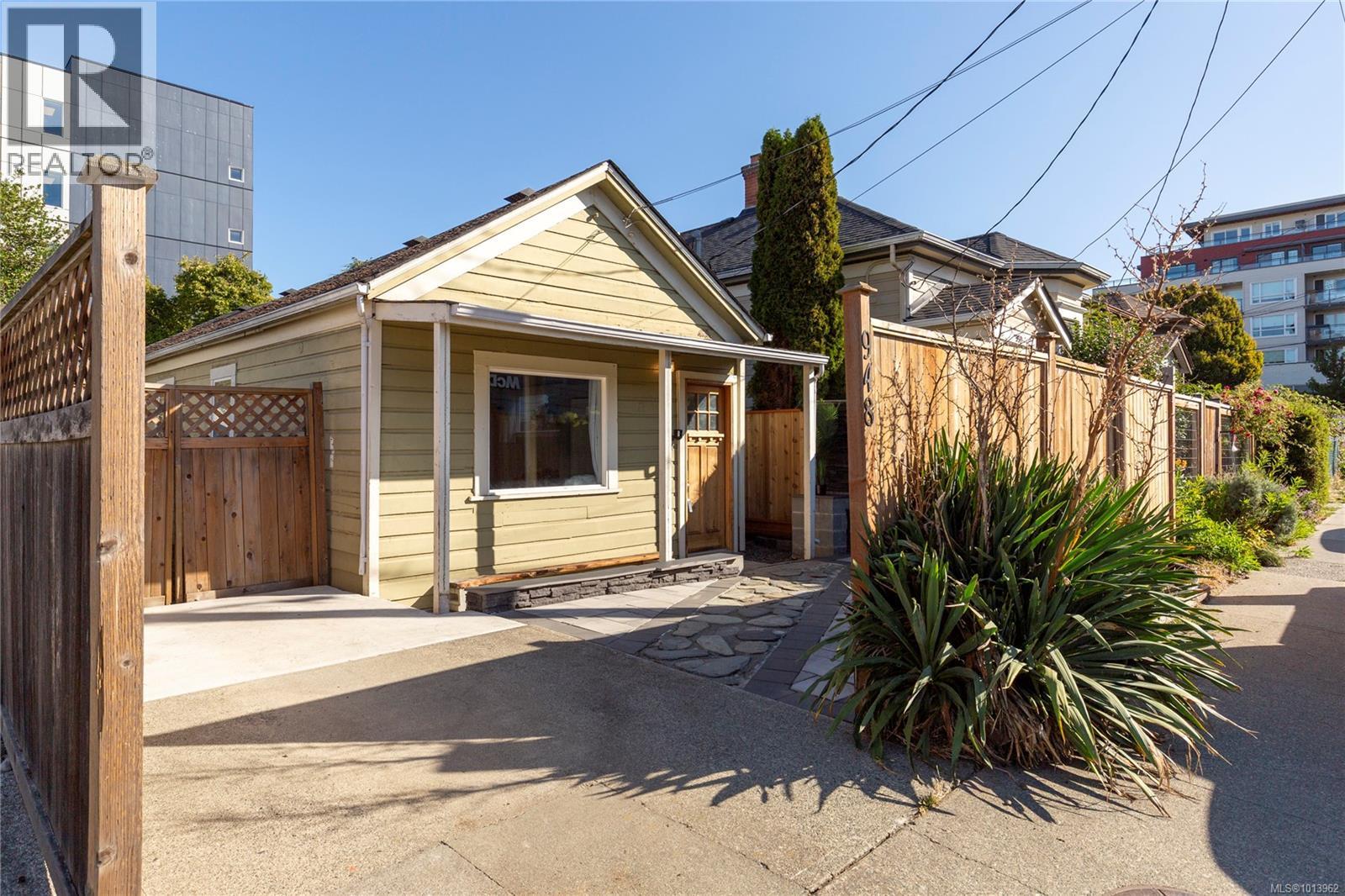 948 Mason St, Victoria, British Columbia