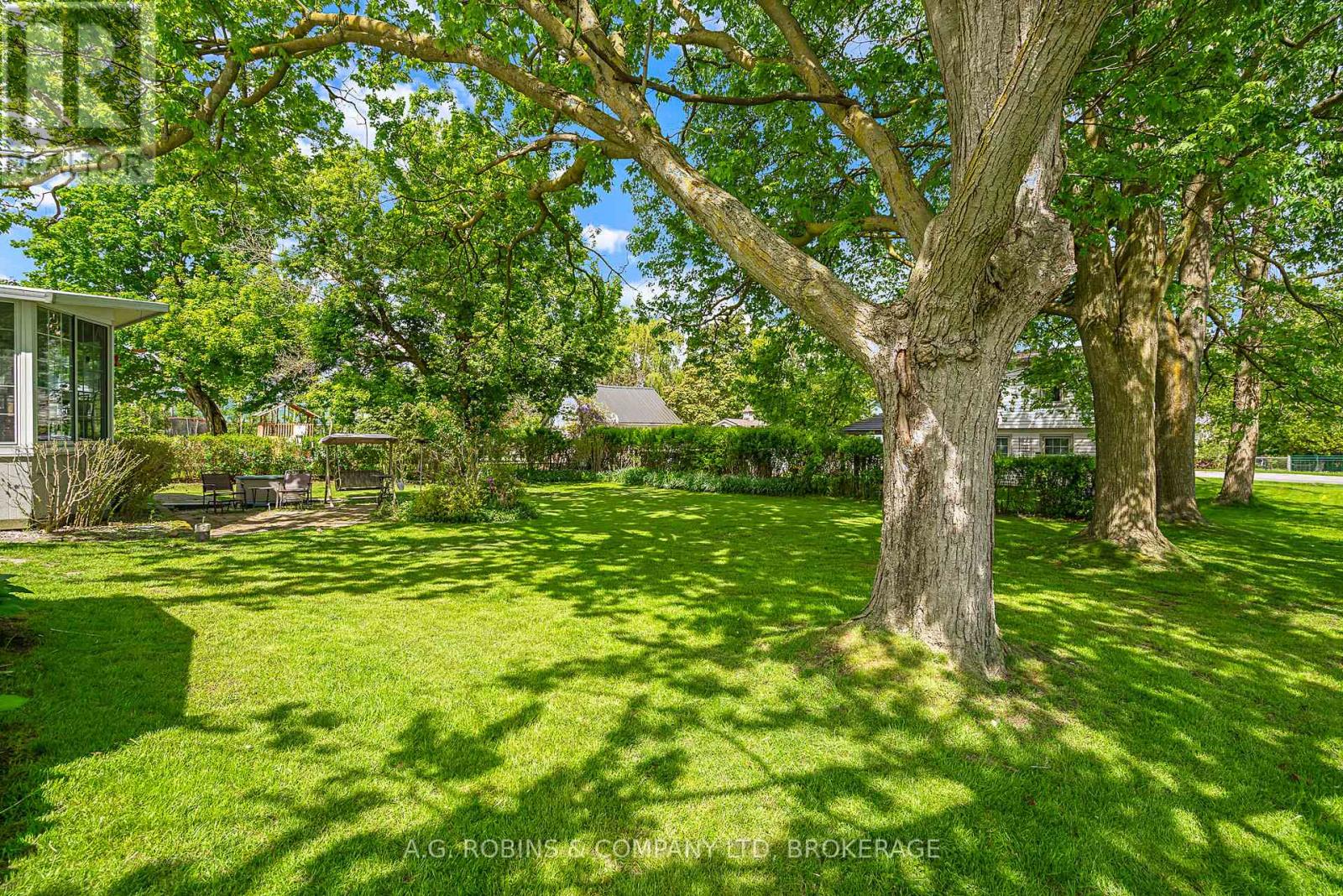 41944 Clarendon Street, Wainfleet, Ontario  L0S 1V0 - Photo 11 - X12427070