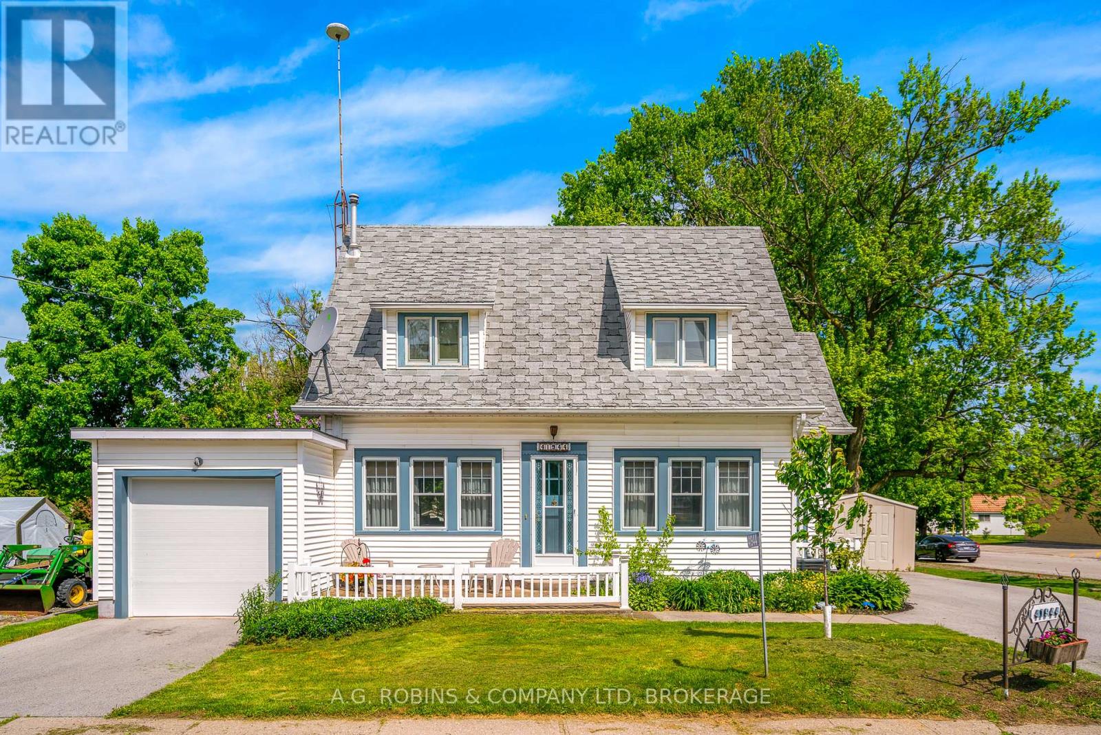 41944 Clarendon Street, Wainfleet, Ontario  L0S 1V0 - Photo 2 - X12427070