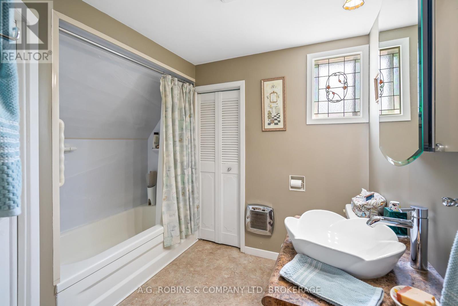 41944 Clarendon Street, Wainfleet, Ontario  L0S 1V0 - Photo 27 - X12427070