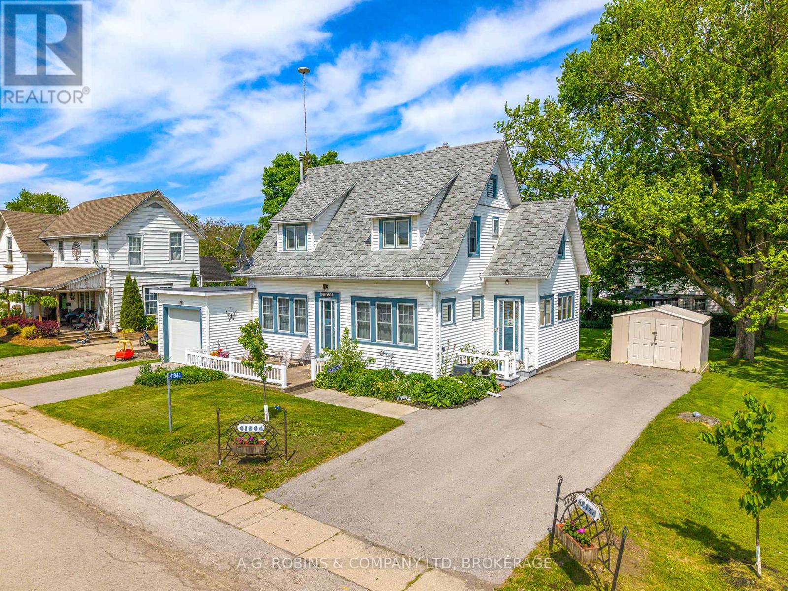 41944 Clarendon Street, Wainfleet, Ontario  L0S 1V0 - Photo 3 - X12427070