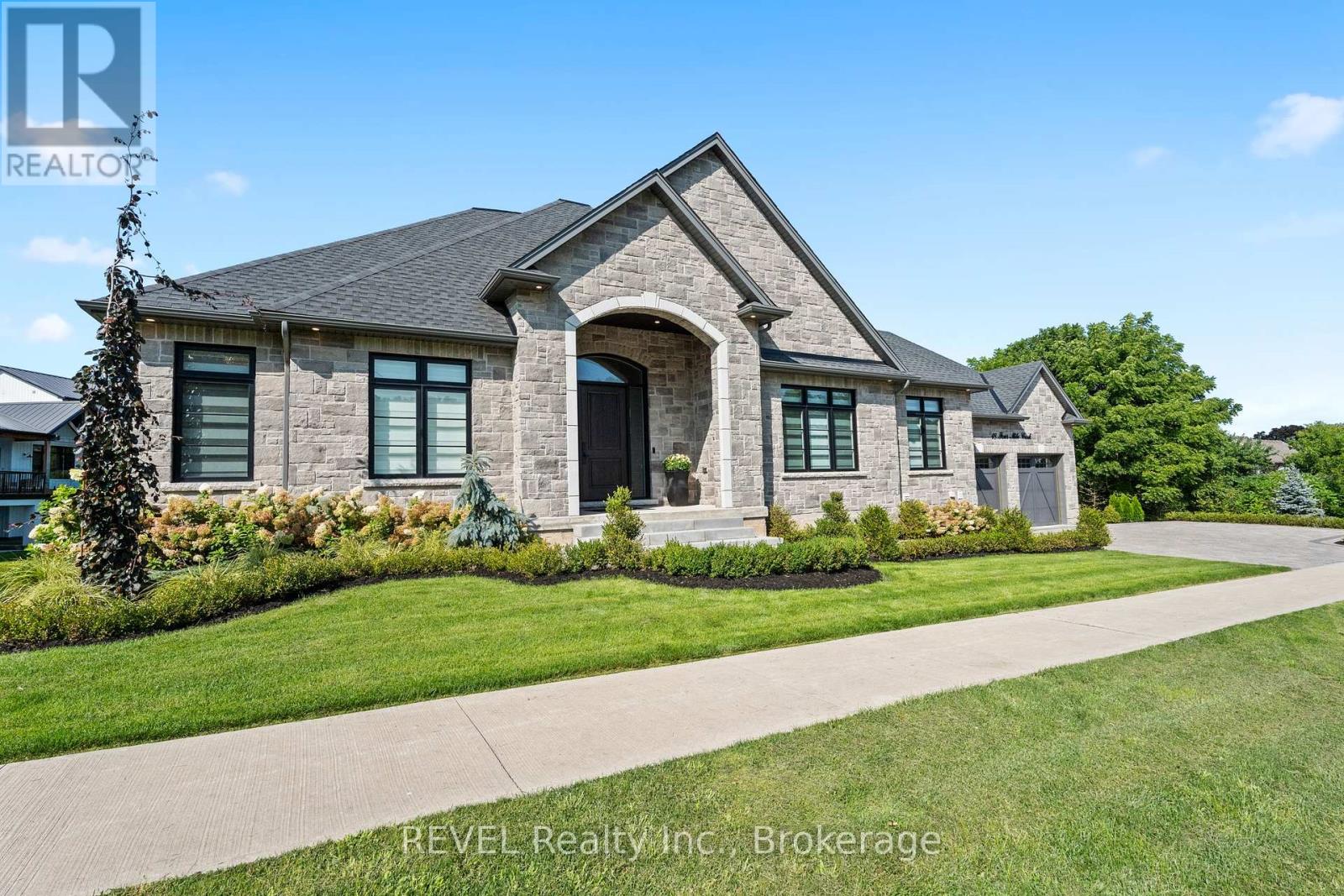 18 FOUR MILE CREEK ROAD, Niagara-on-the-Lake, Ontario