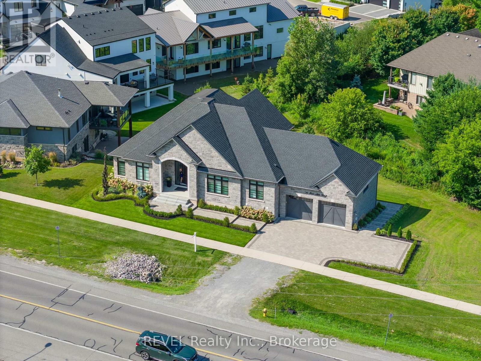 18 Four Mile Creek Road, Niagara-On-The-Lake, Ontario  L0S 1J1 - Photo 5 - X12427099