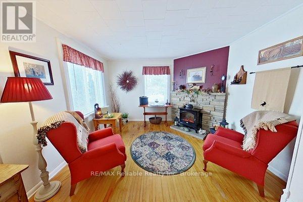 43 Jarvis Street N, Huron East, Ontario  N0K 1W0 - Photo 11 - X12427073