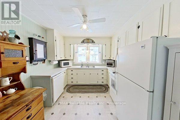43 Jarvis Street N, Huron East, Ontario  N0K 1W0 - Photo 14 - X12427073