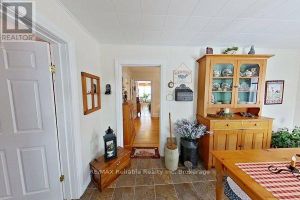 43 Jarvis Street N, Huron East, Ontario  N0K 1W0 - Photo 4 - X12427073