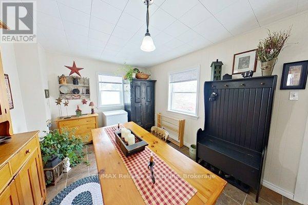 43 Jarvis Street N, Huron East, Ontario  N0K 1W0 - Photo 5 - X12427073